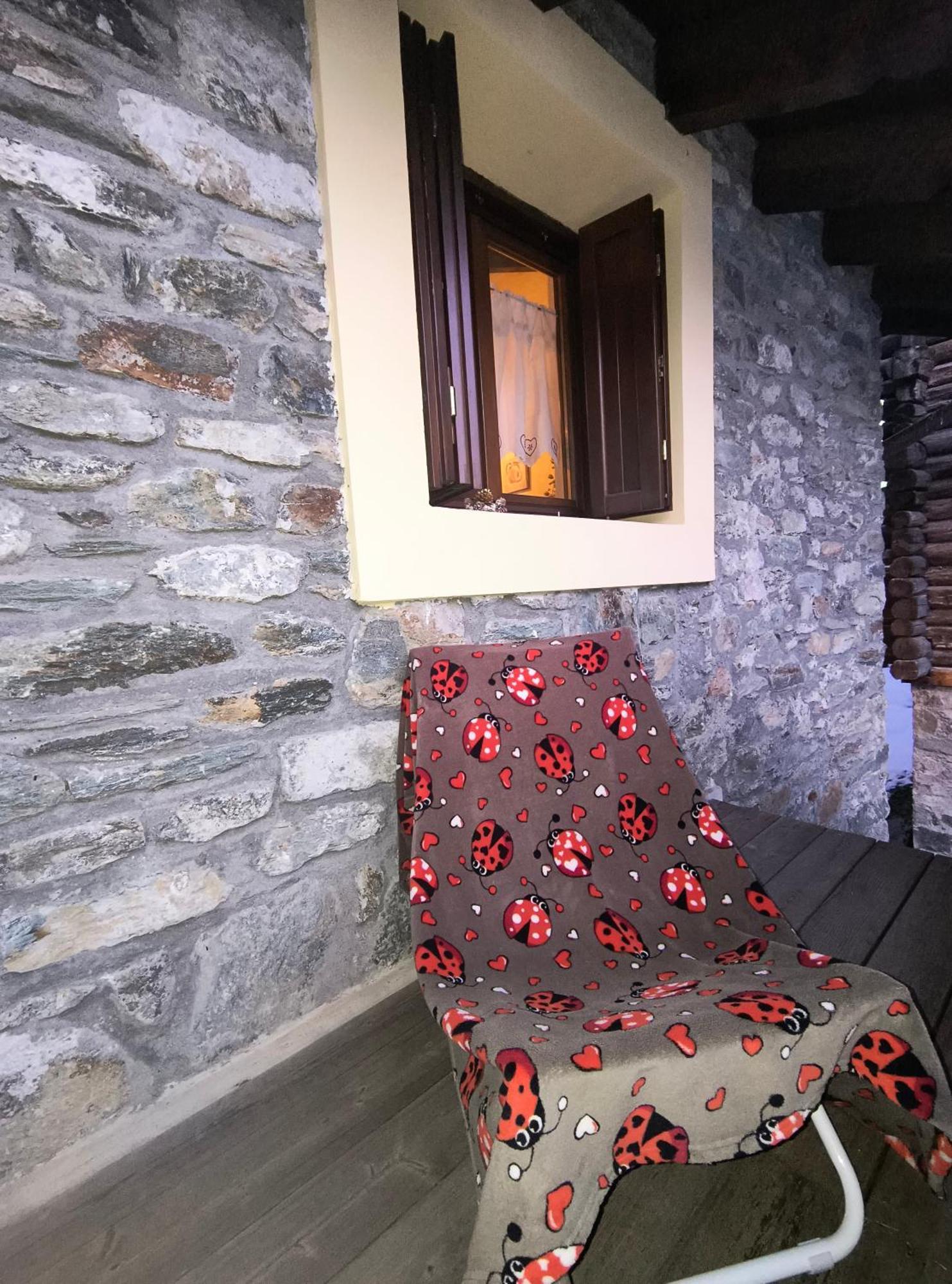 Petit Royal - Appartamento Charmant Per 6 Persone - Con Giardino E Balcone - Maisons De Charme Champoluc Extérieur photo