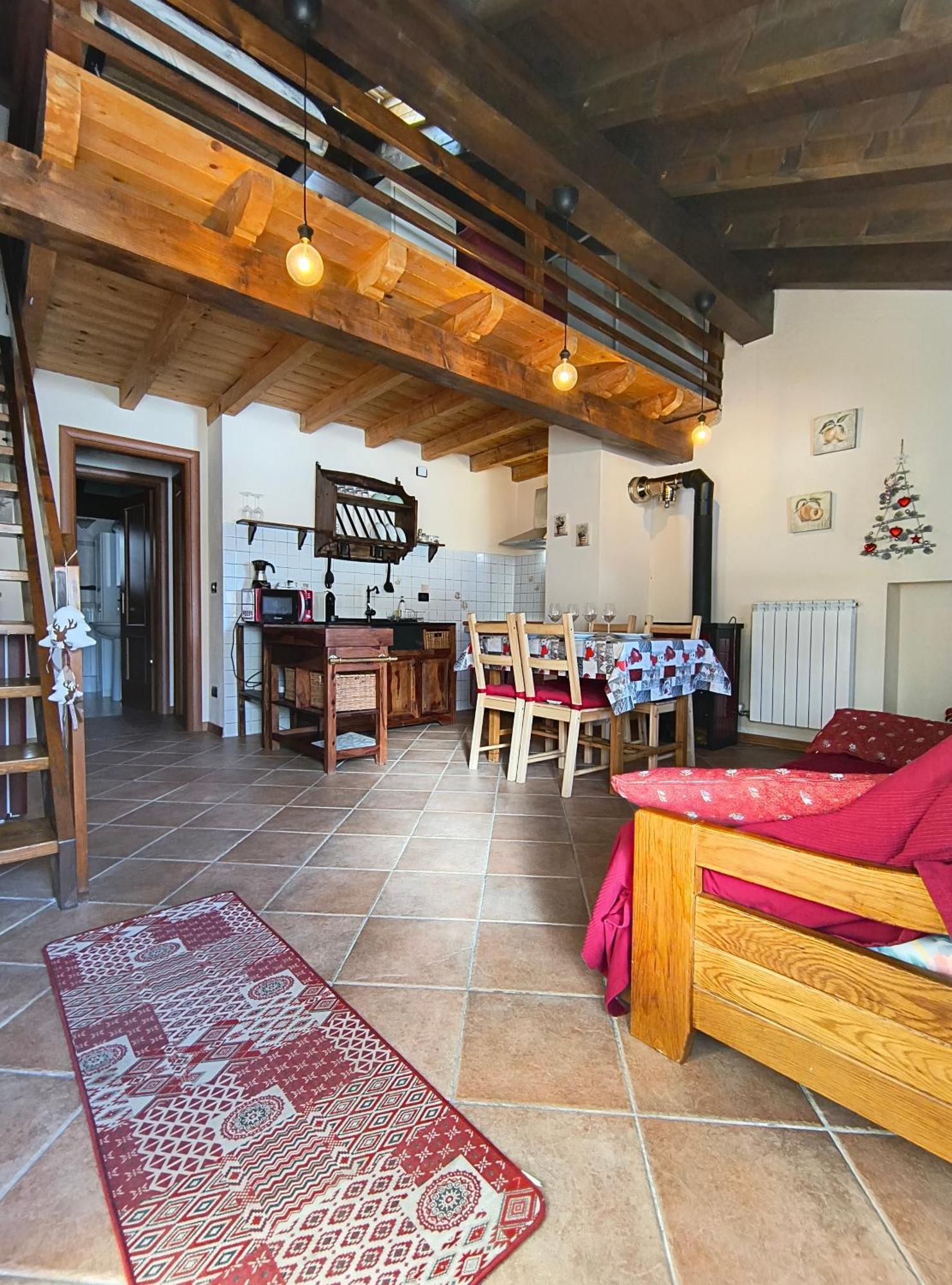 Petit Royal - Appartamento Charmant Per 6 Persone - Con Giardino E Balcone - Maisons De Charme Champoluc Extérieur photo