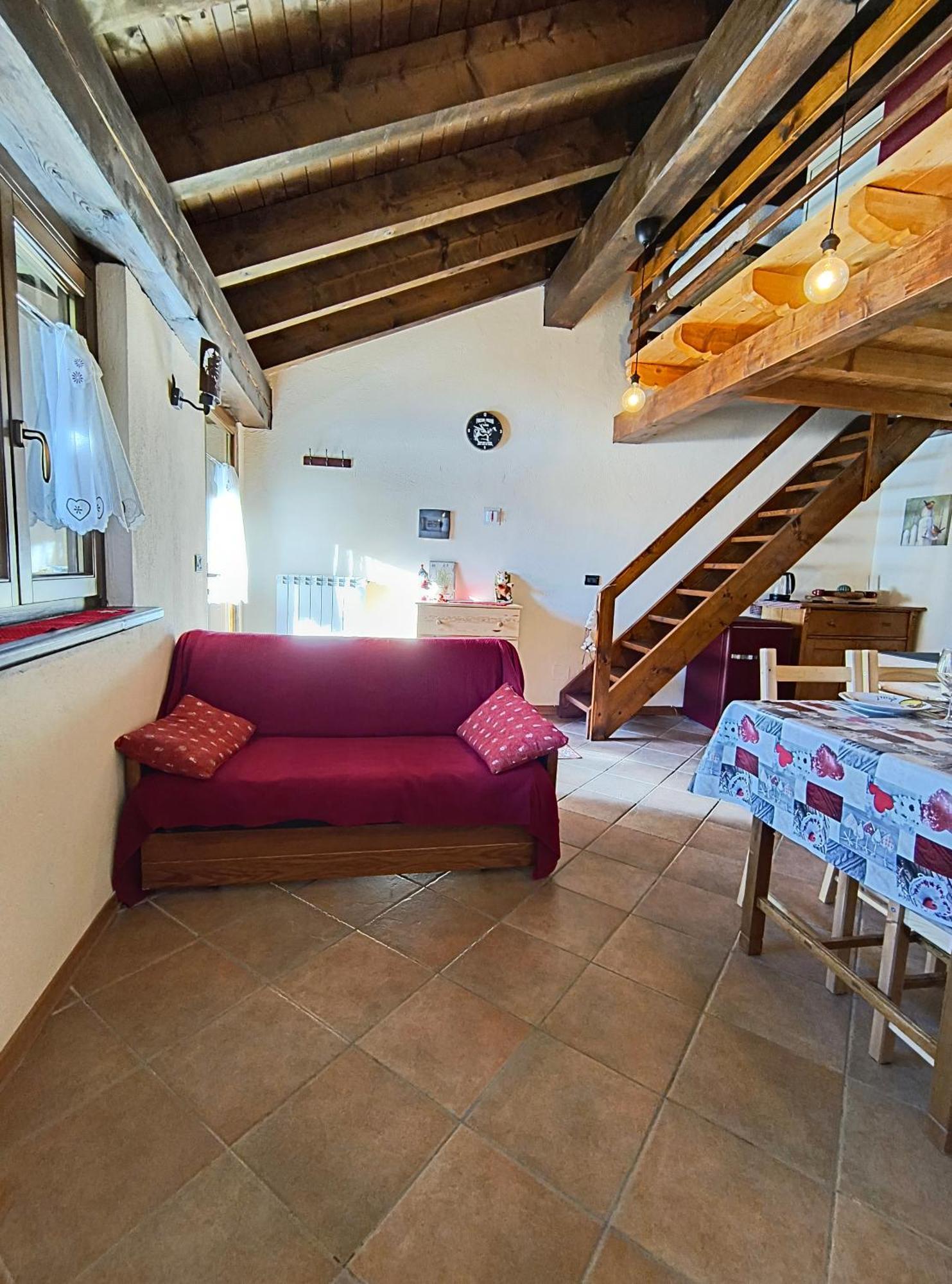 Petit Royal - Appartamento Charmant Per 6 Persone - Con Giardino E Balcone - Maisons De Charme Champoluc Extérieur photo